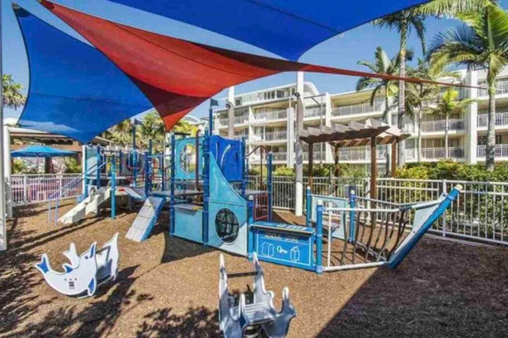 Ocean View - Alexandra Headlands Beachfront Unit Exterior foto