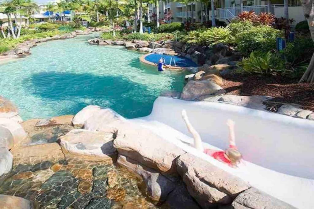 Ocean View - Alexandra Headlands Beachfront Unit Exterior foto