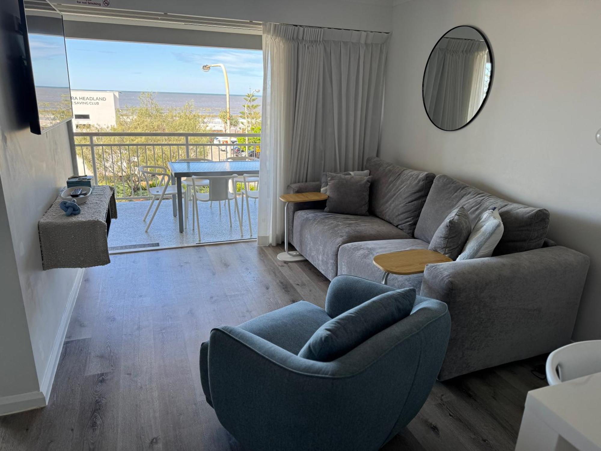 Ocean View - Alexandra Headlands Beachfront Unit Exterior foto